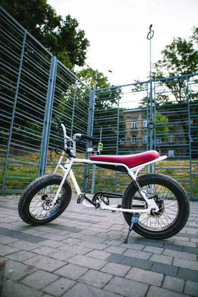 Stylish Modern Electric Bicycle Copy Space — Stok Foto