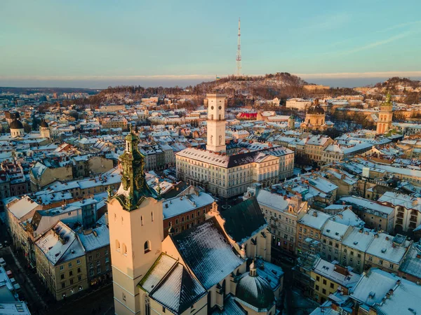 Εναέρια Άποψη Του Δημαρχείου Lviv Για Χειμερινή Περίοδο Ηλιοβασίλεμα — Φωτογραφία Αρχείου