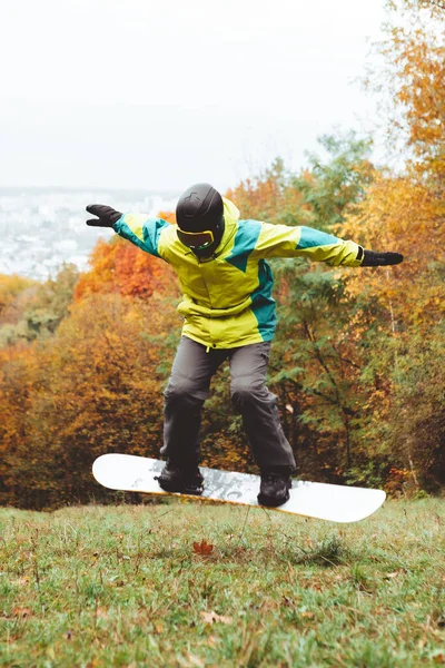Snowboarder Esperando Temporada Esquí Pie Pista Otoño — Foto de Stock