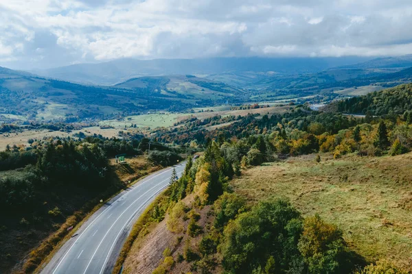 Luchtfoto Van Snelweg Herfst Karpathische Bergen Ukraine — Stockfoto