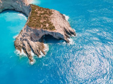 Lefkada adasındaki Porto Katsiki plajının hava manzarası Yunanistan