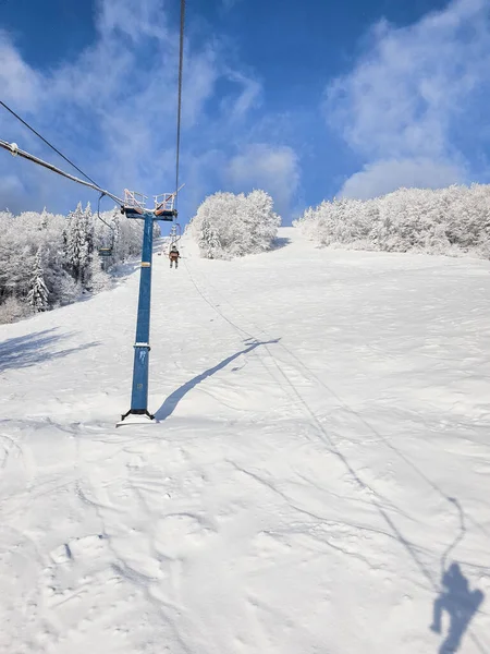 Vista Elevador Velho Cadeira Dia Ensolarado Estação Esqui — Fotografia de Stock