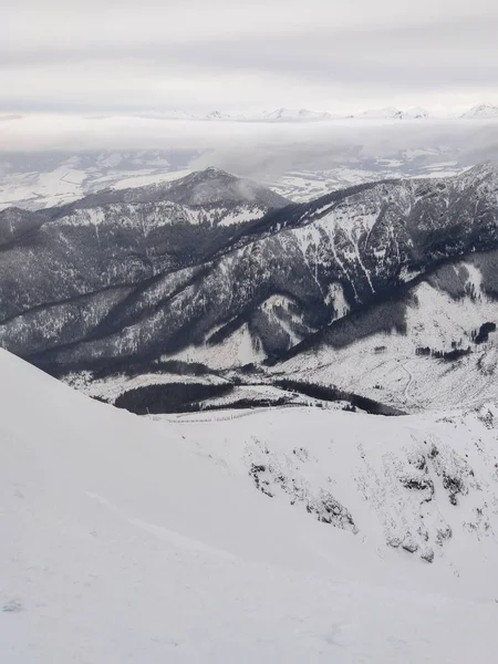 Landskap Panoramautsikt Över Snöade Vinter Tatrabergen Slovakien — Stockfoto