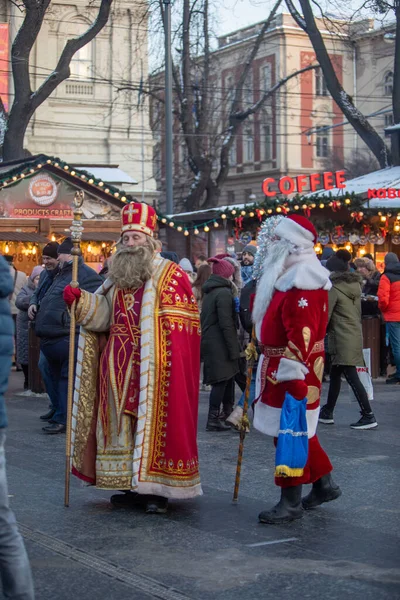 Lviv Ukraine December 2021 Children Taking Picture Santa Saint Mikolay — Stock Fotó
