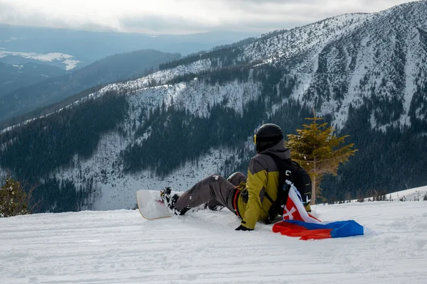 Man Snowboarder Slovakia Flag Ski Resort Slope Beautiful Mountains Landscape — Φωτογραφία Αρχείου