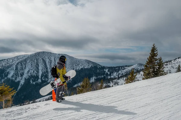 Muž Snowboarder Slovensko Vlajka Ski Resort Sklon Krásný Hory Země — Stock fotografie
