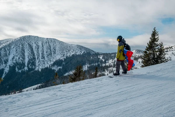 Man Snowboarder Met Slowakije Vlag Skigebied Piste Mooie Bergen Landschap — Stockfoto