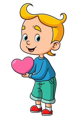 Küçük çocuk sevgililer gününde aşkını kucağında tutuyor ve veriyor.