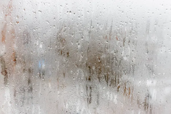 Kondens Det Genomskinliga Glasfönstret Vattendroppar Regn Fönsterglas Med Hög Luftfuktighet — Stockfoto