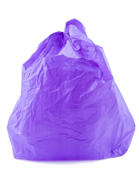紫色塑料袋空了 塑料袋是引起重大环境问题的原因 物体在没有阴影的白色背景上被隔离 — 图库照片