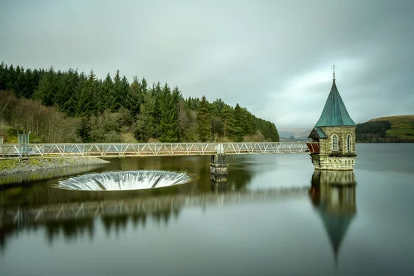 Pontsticill Reservoir Cloudy Day Brecon Beacons South Wales — стоковое фото