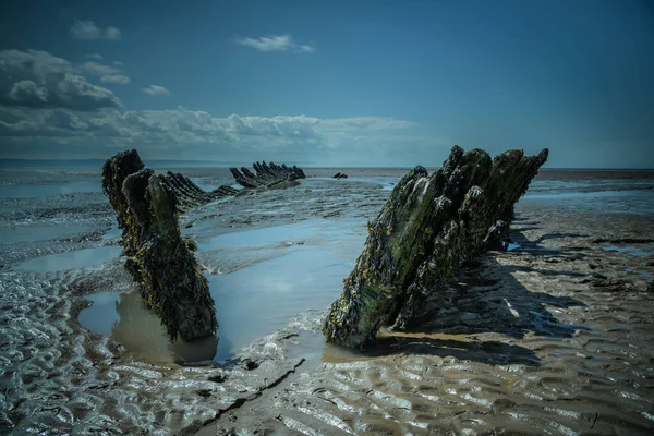 Nornen Shipwreck Berrow Somerset Καθρεφτίζονται Πισίνες Νερού Μια Ηλιόλουστη Μέρα — Φωτογραφία Αρχείου