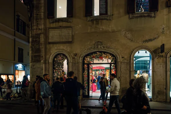 Roma Italia Escaparate Tienda Navidad Con Decoraciones Festivas Vista Nocturna — Foto de Stock