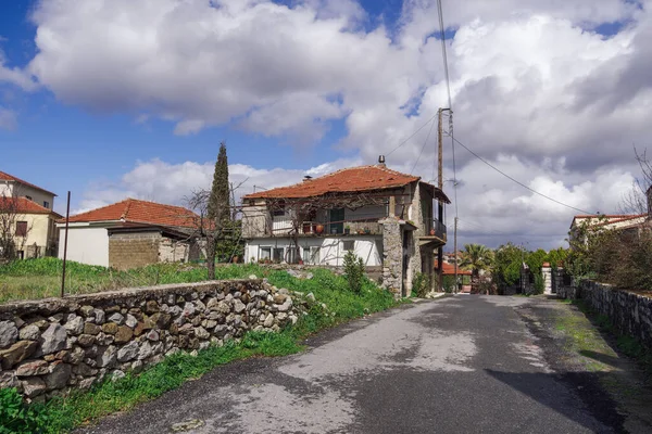 Traditionelle Alte Flachhäuser Mit Roten Dachziegeln Straßenblick Griechenland Gegen Den — Stockfoto