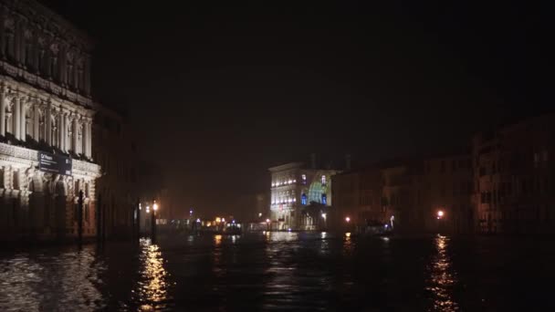 Венеція Італія Відпливає Від Casino Venezia Вночі Громадським Водним Автобусом — стокове відео
