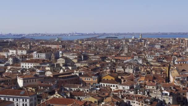 Benátky Itálie Vyvýšený Pohled Den Panorama Tradičními Low Rise Červené — Stock video