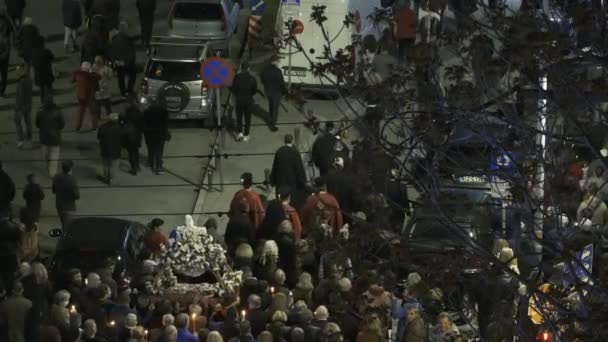 Goede Vrijdag Orthodoxe Pasen Epitaph Processie Crowd Holding Kaarsen Woont — Stockvideo