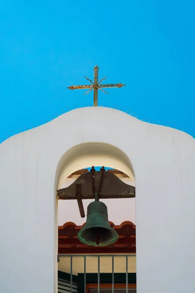 Exterior Day View Roman Catholic Church Cross Whitewashed Bellower San — Stockfoto