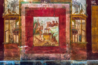 Pompei, İtalya Triklinyum Roma Siricus Evi Duvarda Sarhoşun Herkül 'ünü canlandıran eski renkli fresk.