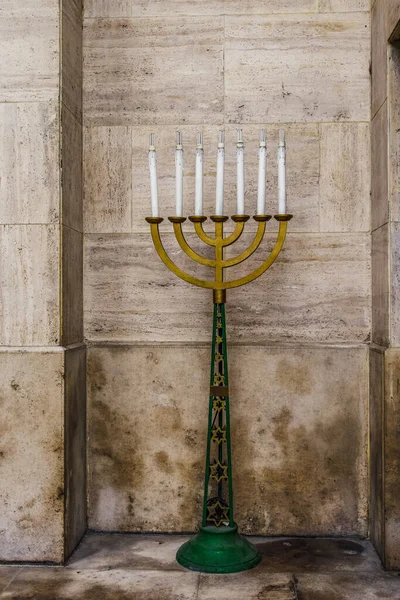 Grande Candelabro Menorah Judaísmo Símbolo Religioso Com Estrela Decoração David — Fotografia de Stock