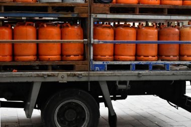 Cordoba, İspanya - 17 Kasım 2021: Doğalgaz Teslimat Kamyonu Kapısı