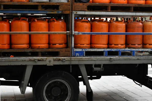 Cordoba, İspanya - 17 Kasım 2021: Doğalgaz Teslimat Kamyonu Kapısı