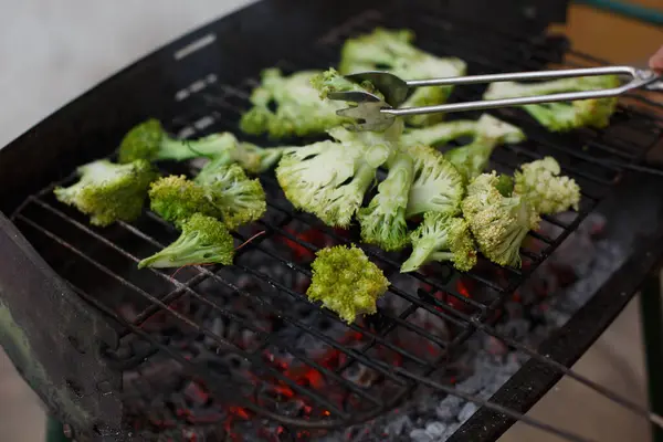 Broccoli Grilled Home Made Barbecue Outdoor Terrace Healthy Vegetarian Food — Stock Photo, Image