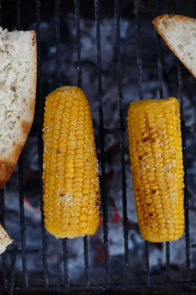 Corn Cobs Put Barbecue Bread Summer Holiday House — Fotografia de Stock