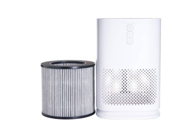 Modern hava temizleyici ve hava filtresi beyaz arka planda izole edildi