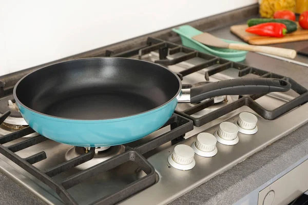 New Frying Pan Stove Fresh Vegetables Lie Frying Pan Countertop — Stock Photo, Image