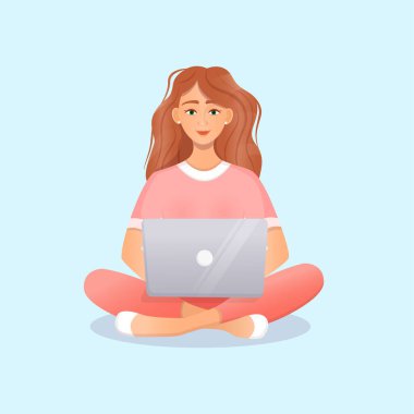 Şirin kızıl saçlı kadın dizüstü bilgisayarın başında oturuyor. Serbest çalışmanın düz vektör çizimi, evde çalışmak, iş, ofis, eğitim. Sosyal ağlarda uzak çalışma ve iletişim.