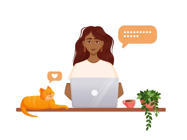 女性はコンピューターで働いている リモートワーク フリーランス ホームオフィス プログラミング インターネット上のコミュニケーション オンライン会議 ベクターイラスト — ストックベクタ