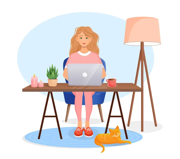 女人坐在桌子旁 在家里的电脑旁工作 远程工作 自由职业 家庭办公室 舒适地和一只猫在屋里工作 矢量说明 — 图库矢量图片#