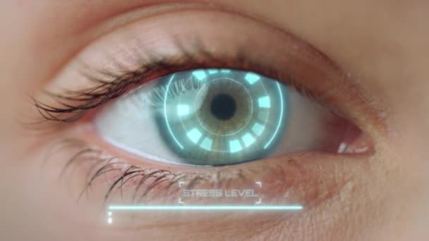 Retina digital medical scanning calculating stress level by modern device macro — Vídeo de Stock