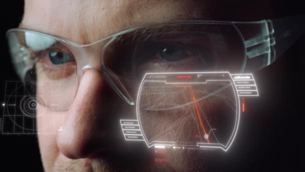 Futuristic navigation glasses displaying city route to location monitoring roads — Vídeo de Stock