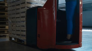 Depo araç kutuları ulaşım tedarik paketi dağıtımı