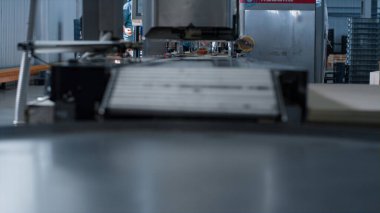 Otomatik üretim hattı fabrikası. Kapanış üreten ürünler yok.