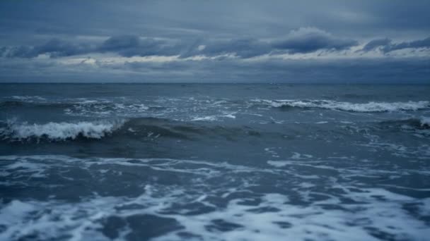 Stormy sea landscape splashing on beach horizon line background. Nature concept. — Stock Video