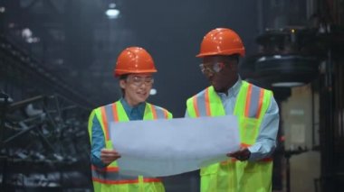 Kağıt üretim şirketinin projesini yürüten profesyonel ortaklar.