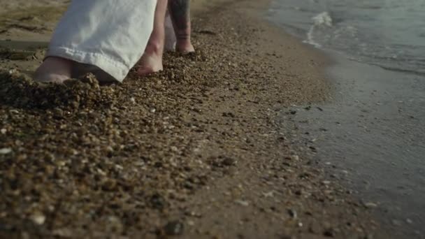 Closeup Dirty Man Legs Stretching Wet Sand Summer Day Unknown — Vídeo de stock