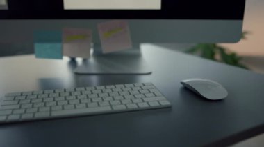 Çalışma masası doktoru, yakın çekim. Modern işyeri tıbbı uzmanı.