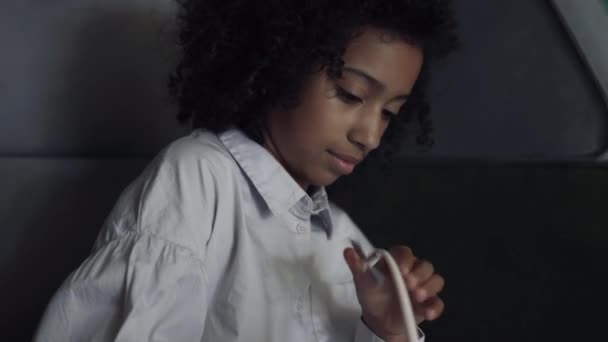 Focused African American Girl Start Drawing Album Break Close Gifted — Stock Video