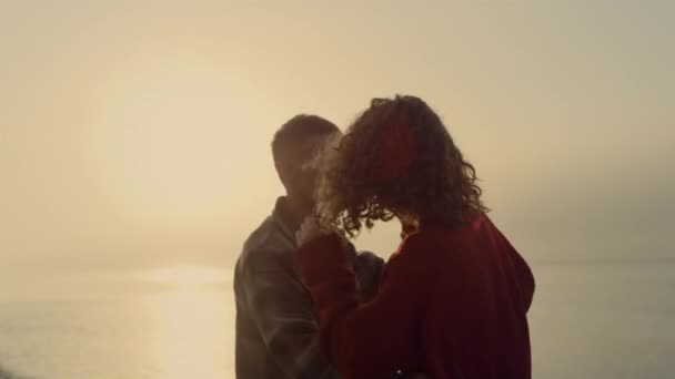Playful Woman Man Dancing Beach Sunrise Romantic Couple Hugging Sea — Stock Video