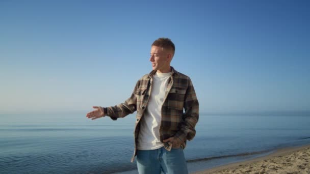 Smiling Man Posing Standing Sunny Seacoast Checkered Shirt Attractive Young — Stockvideo