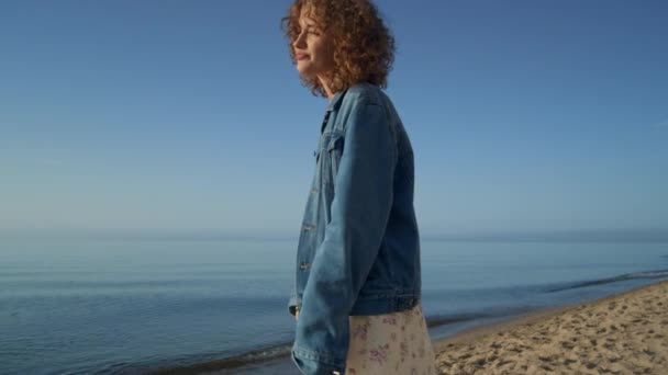 Attractive Happy Girl Enjoying Sunny Day Sandy Seacoast Cute Curly — Wideo stockowe