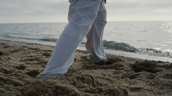 Close Man Feet Stepping Wet Sand Training Outdoors Unknown Barefoot — Zdjęcie stockowe