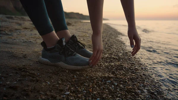 Unknown Girl Hands Reaching Ground Exercising Beach Close Slim Sportswoman — Stock Photo, Image