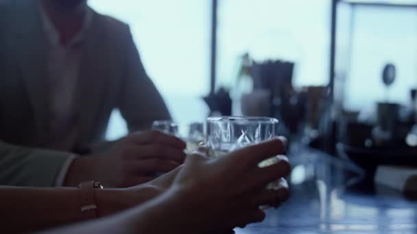 Couple Hands Clinking Glasses Restaurant Closeup Unknown Business Colleagues Celebrating — Vídeo de stock
