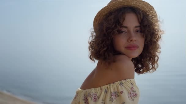 Gorgeous Pretty Woman Posing Seashore Sunny Summer Close Portrait Attractive — Stockvideo