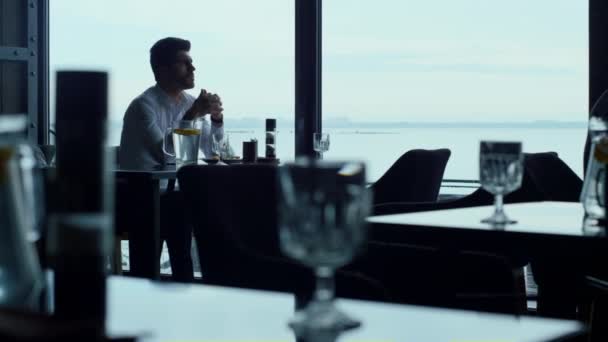 Thoughtful Man Enjoying Scenic Seascape Resting Panoramic Hotel Bar Intelligent — Stockvideo